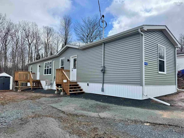 1182 Susan Dr, Beaver Bank, NS B4E 1P1
