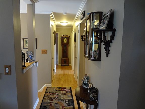 4th image of 158 Murray Dr