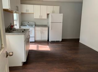 37 Abbott St, Greenfield, MA 01301