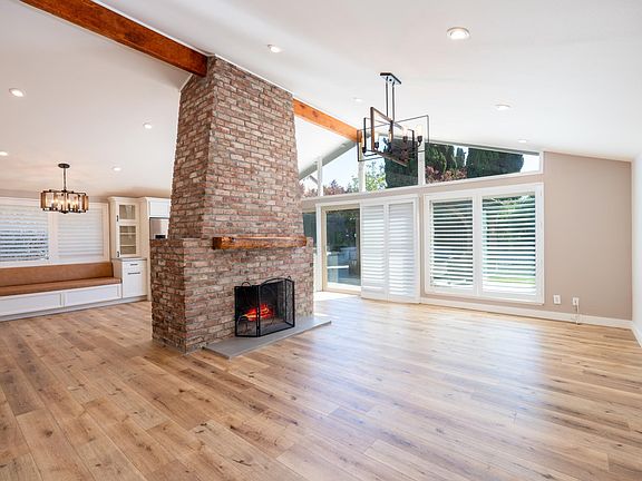 4th image of 2030 Lyndhurst Ave