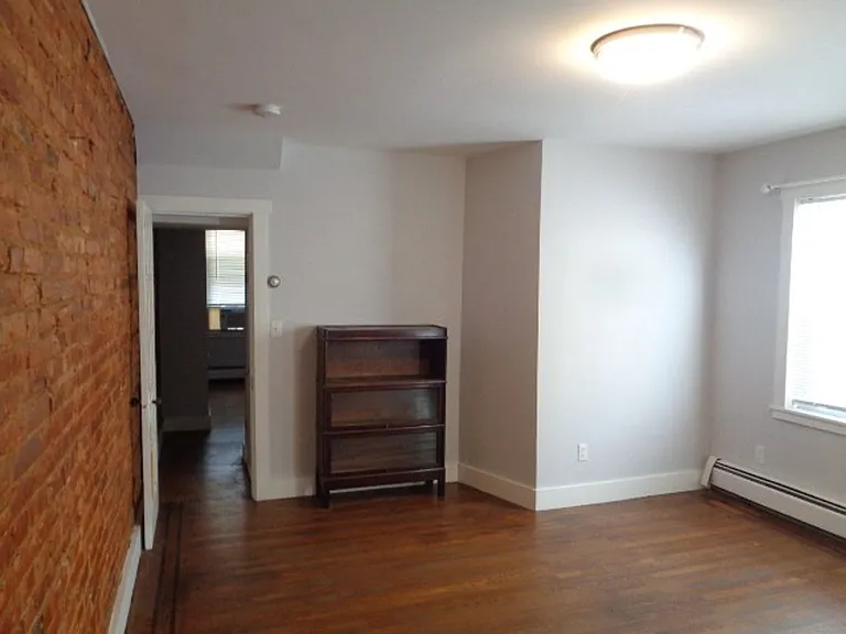 4025 Falls Rd — Photo 6
