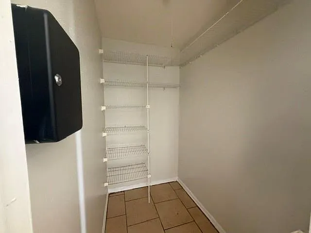 300 Clemson Dr — Photo 3
