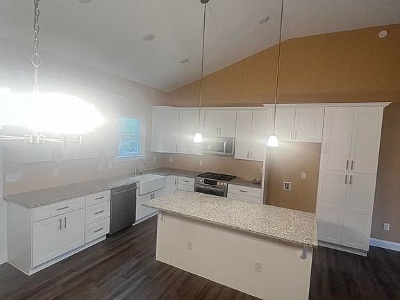 4th image of 616 Harvey Ln