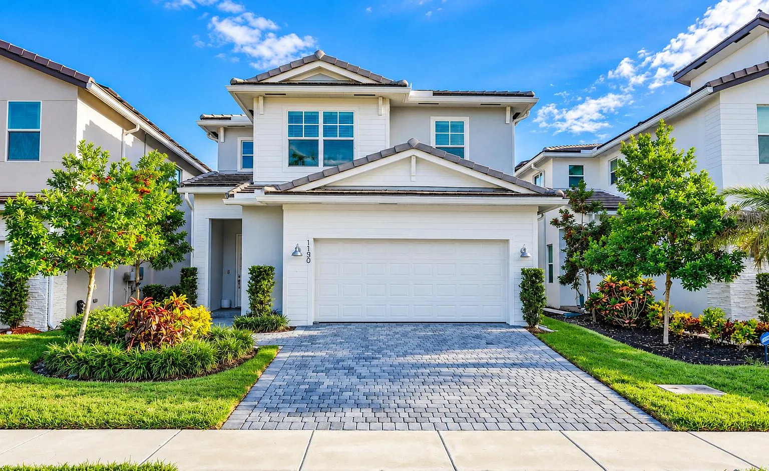 5 bed, 3.0 bath, 2604 sqft, $5,300 — Photo 1