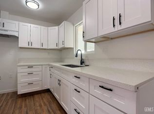 121 Stine Rd #2, Bakersfield, CA 93309