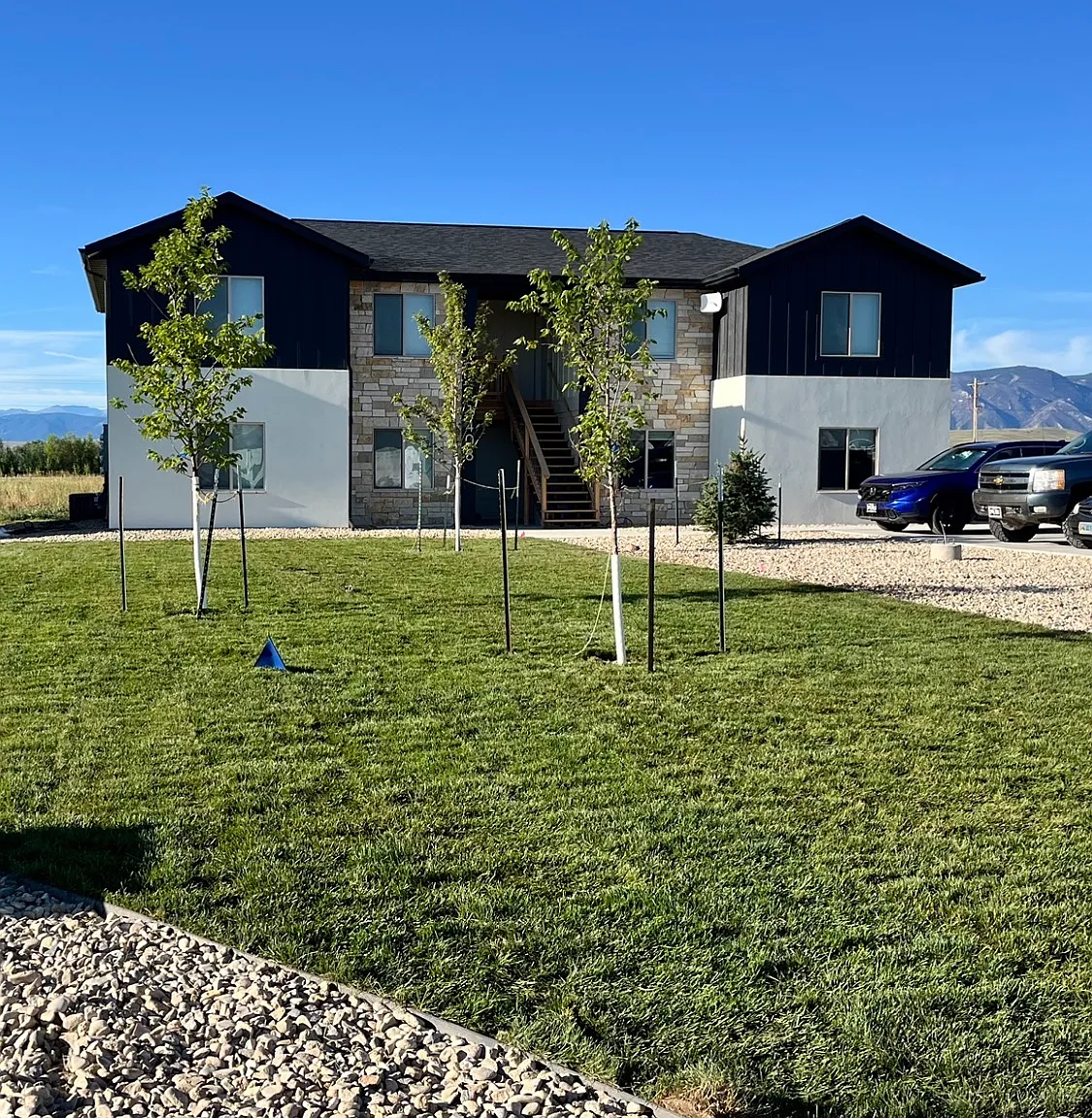 2 bed, 800 sqft, $1,200 — Photo 1