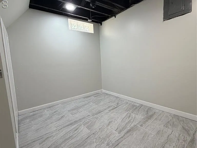 228 Auburn St — Photo 15