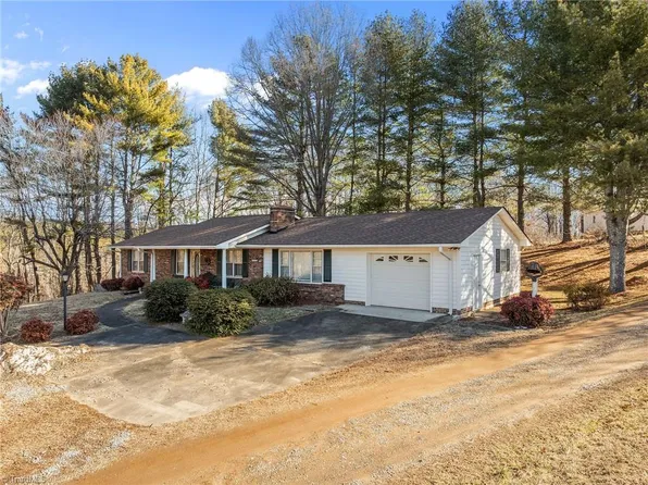 1017 Lawson Alley Ln, Lawsonville, NC 27022