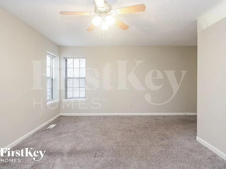 4496 Braemar Dr — Photo 9