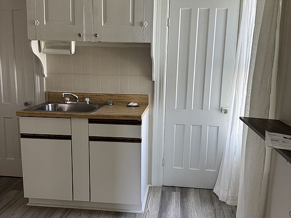 2nd image of 815 Eagle St #11384411