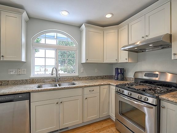2nd image of 2514 166th Ave SE