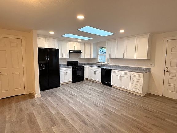 2nd image of 27228 SE Kent Kangley Rd