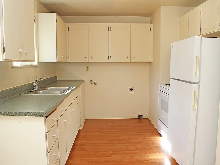 4110-4116 N Willis Blvd — Photo 10