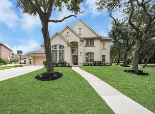 2002 Thorncrest Ct, Sugar Land, TX 77479