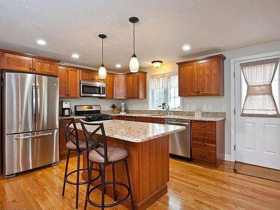 5th image of 27 Puritan Way