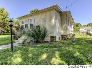 409 W 3rd St, Taylorville, IL