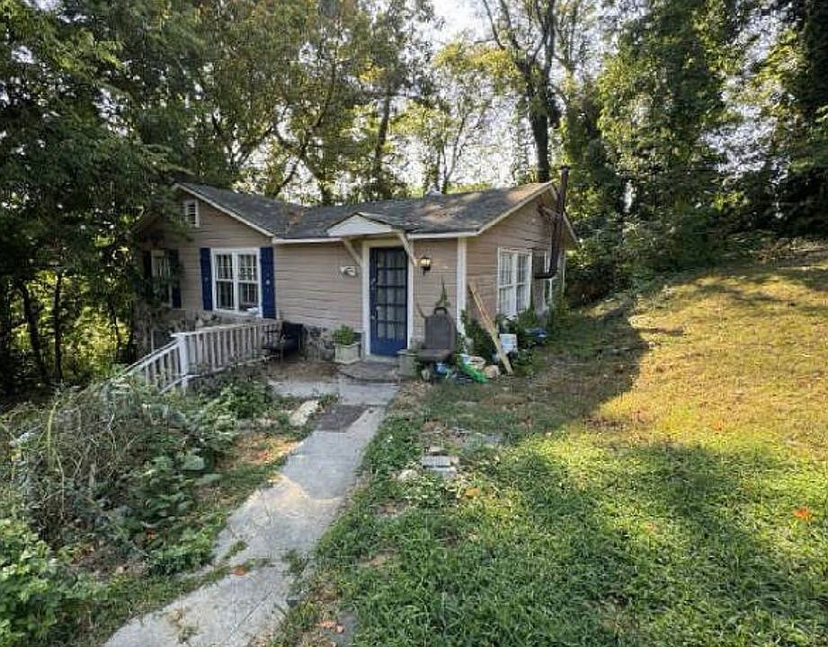 1st image of 123 Goodson Ave