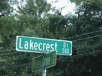 2nd image of 504 Lakecrest Dr