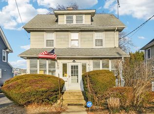 77 Woods Ave, Rockville Centre, NY 11570