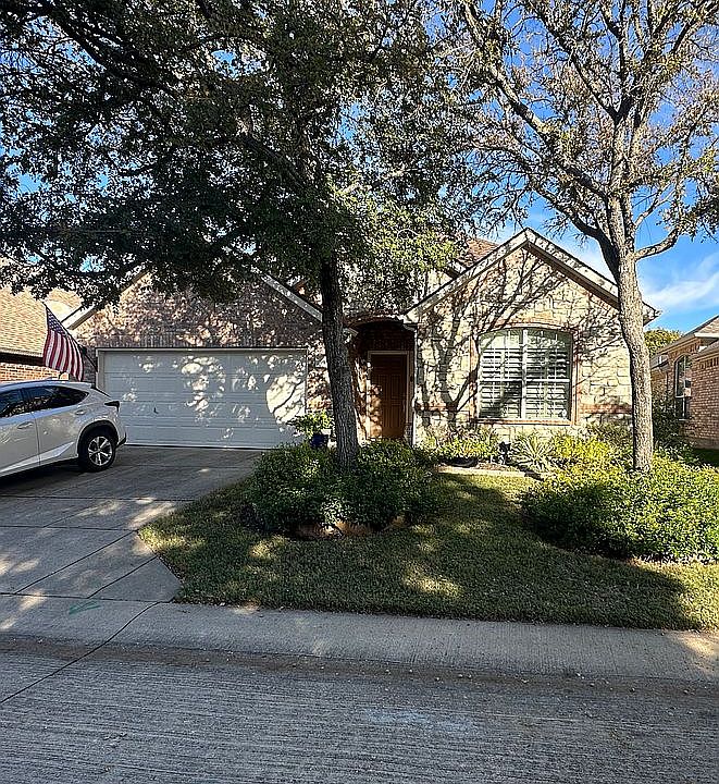 1st image of 913 Medinah Dr