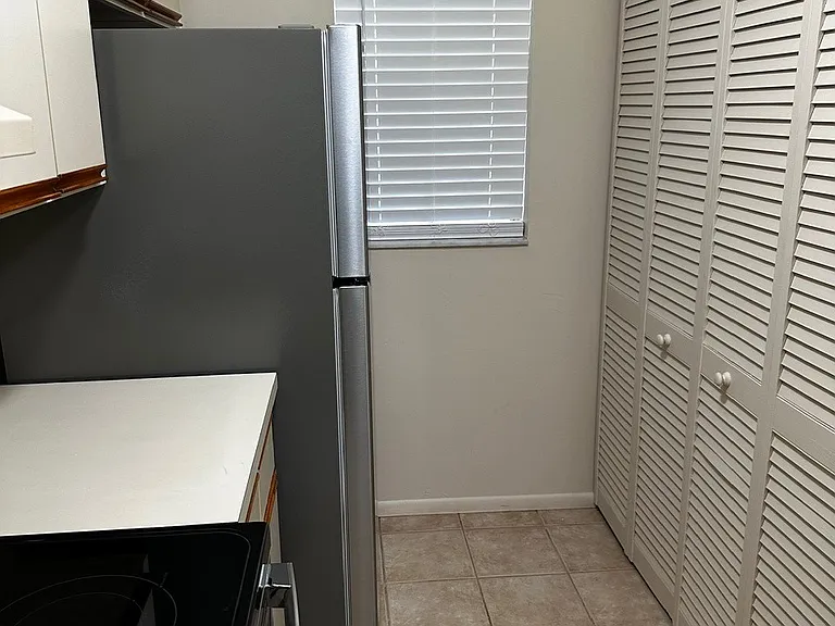 175 Yorktowne Dr #10 — Photo 4