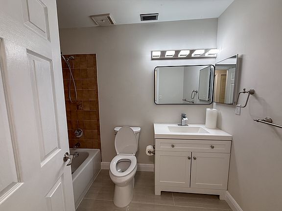 5th image of 5851 Bristol Ln