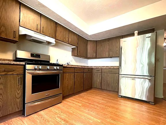 2nd image of 304 Grooms Rd #B
