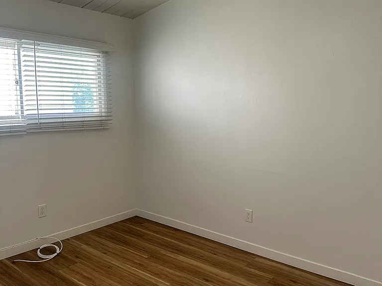 1057 Euclid Ave #5 — Photo 8