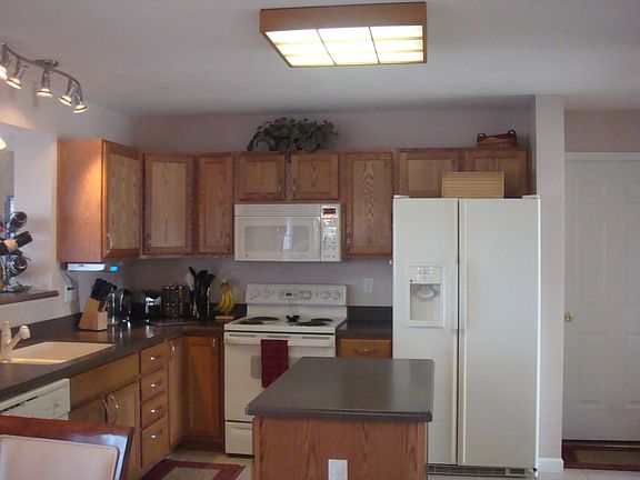 4th image of 10211 Autumn Cir