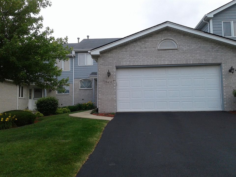 1st image of 19432 Cranfield Ln