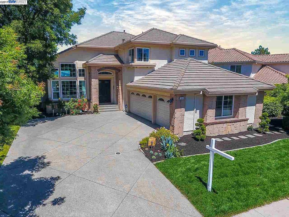1st image of 654 Dunhill Dr