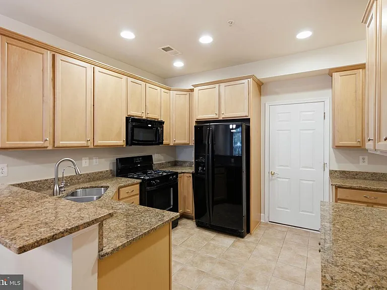 13624 Dover Cliffs Pl — Photo 8