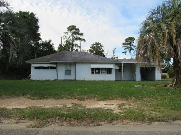 69 South St, Georgetown, GA 39854