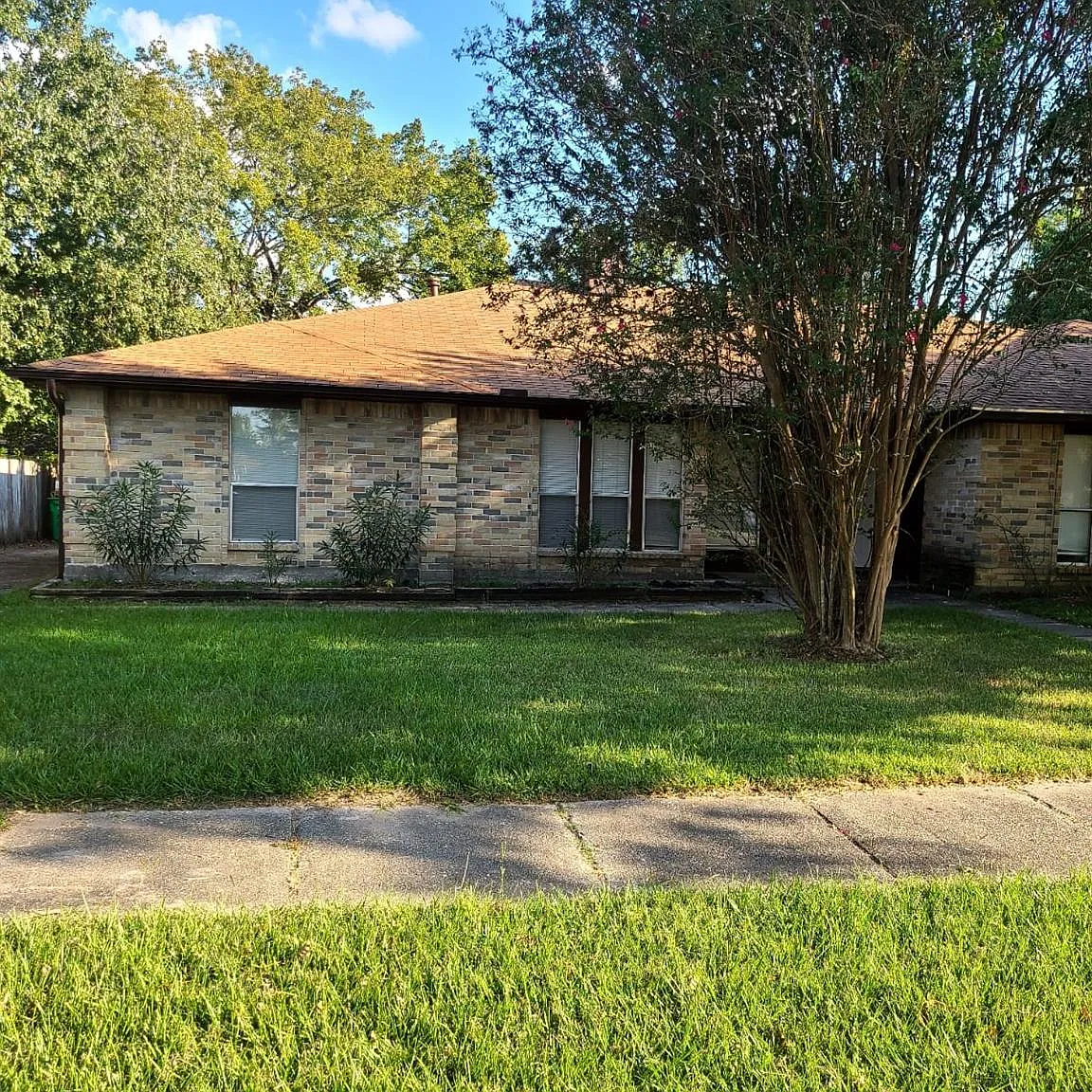 3 bed, 2.0 bath, 1551 sqft, $1,600 — Photo 1