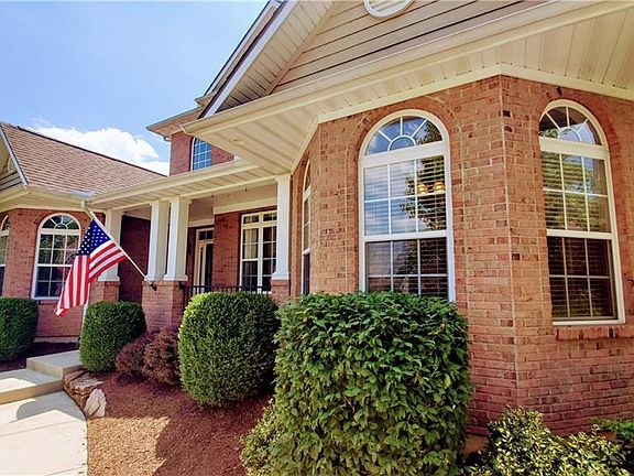 2nd image of 2623 Wyndham Dr