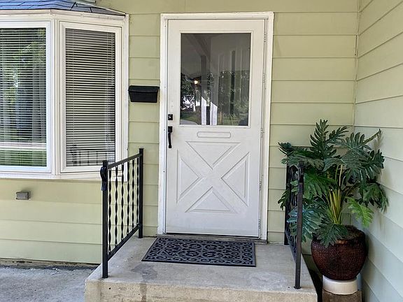 3rd image of 512 Knollwood Dr