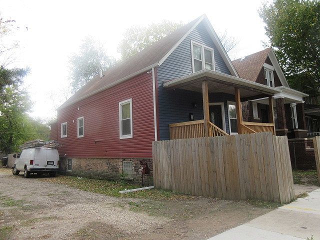 2nd image of 5945 S Hermitage Ave