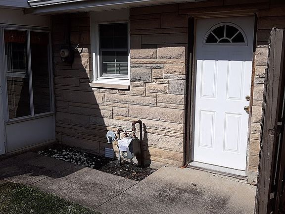 5th image of 3601 W Brook Dr