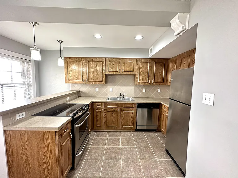 910 Ward Pkwy — Photo 11