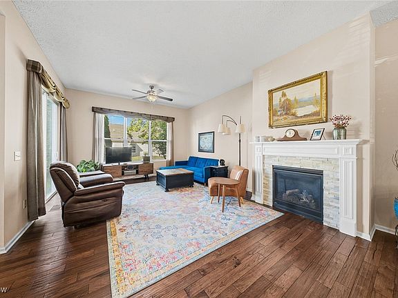 3rd image of 38754 Renwood Ave