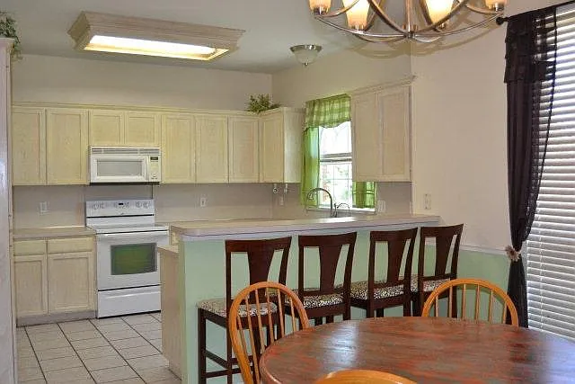 Kitchen/dining