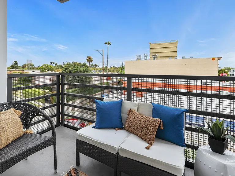 The Fairfax Flats — Photo 17