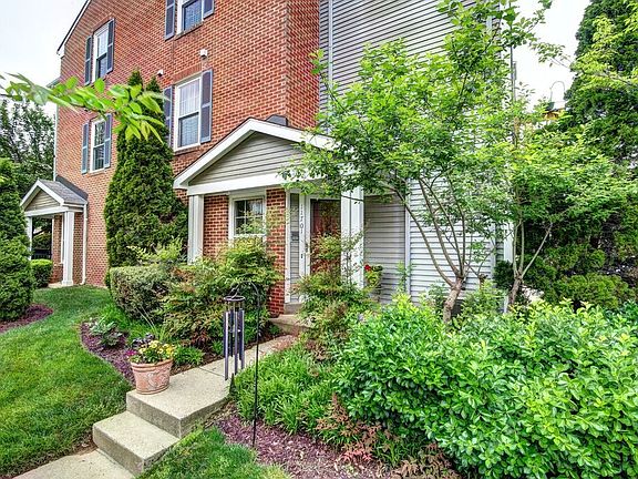 2nd image of 11701 Tumbrel Ct #6