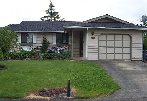 2nd image of 465 Rosewood Dr