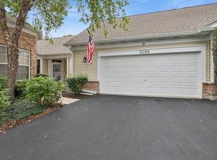 2058 Carillon Dr #0, Grayslake, IL 60030