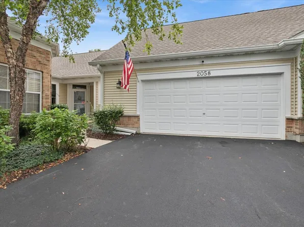 2058 Carillon Dr #0, Grayslake, IL 60030
