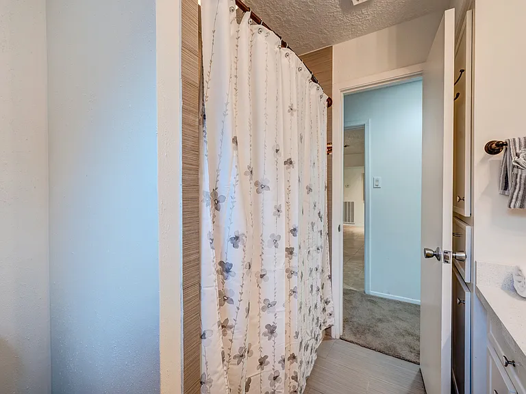 1722 S Kirkwood Rd — Photo 51