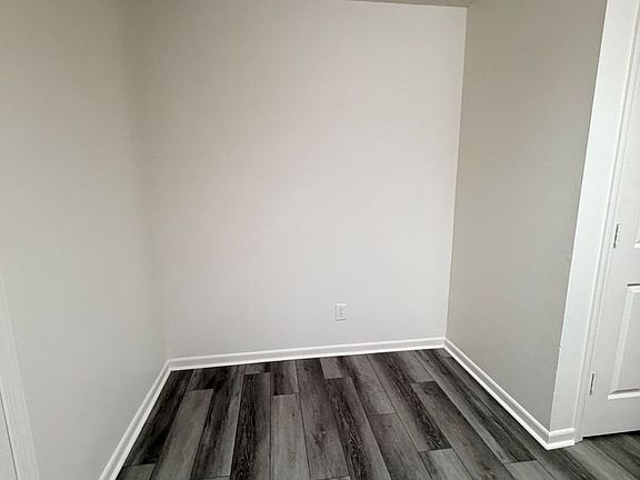 5th image of 442 Stanley Ave APT F
