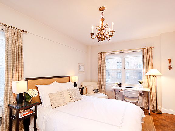 3rd image of 10 Plaza St E APT 3C