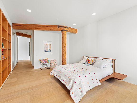 5th image of 285 Lafayette St #5E